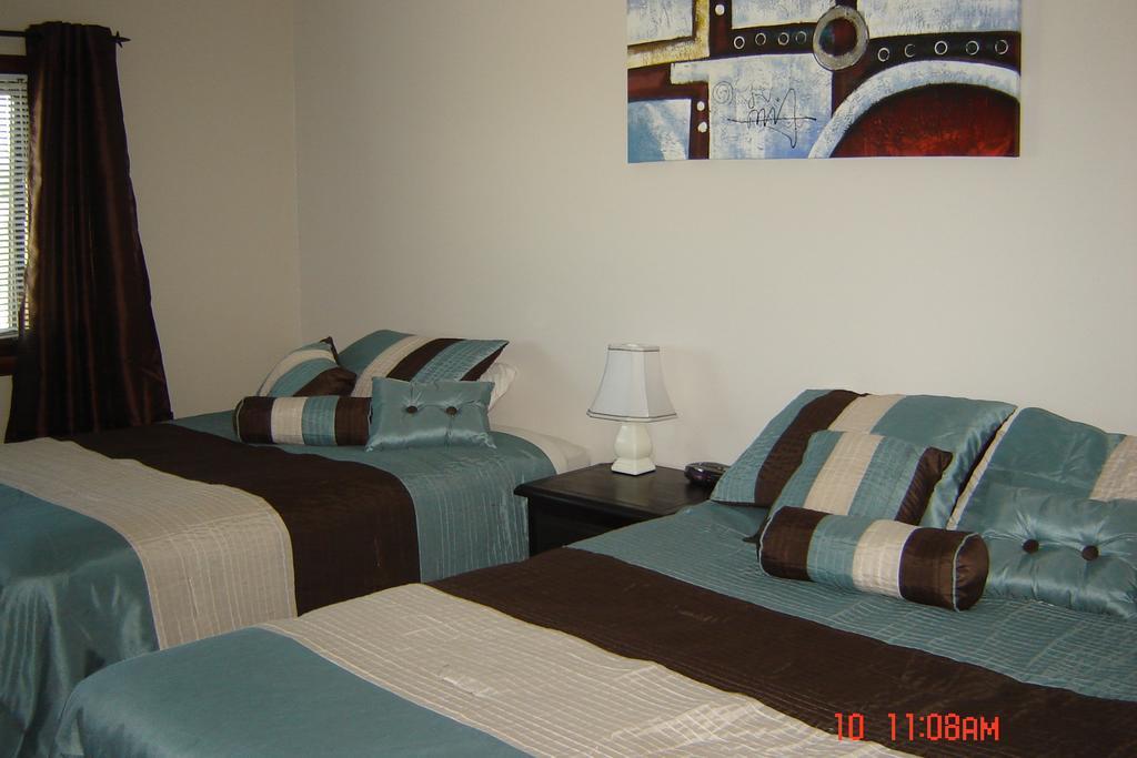 Midway Motel Radisson Room photo
