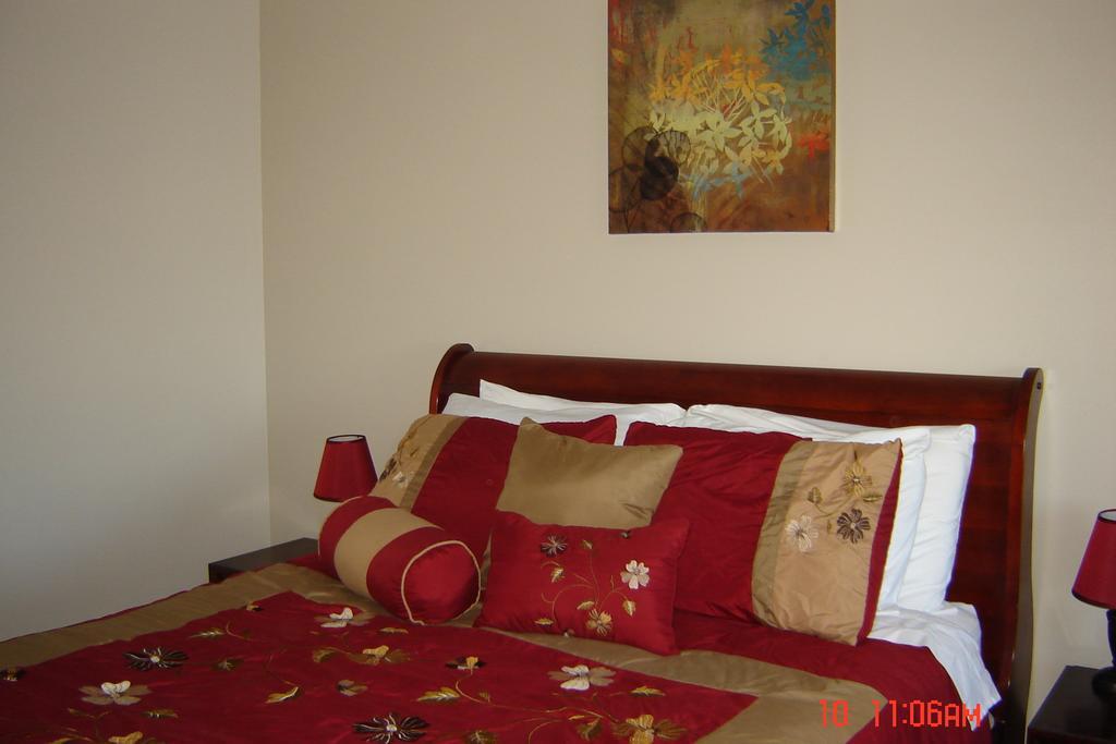 Midway Motel Radisson Room photo